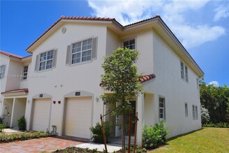 8440 W McNab Rd-Unit -8440 in Tamarac, FL - Foto de edificio - Building Photo