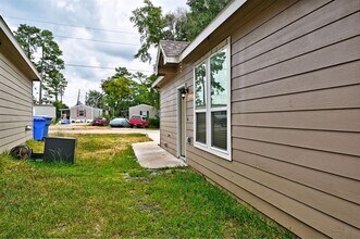 12085 Canal St in Willis, TX - Building Photo - Building Photo