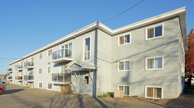 Bonnie Doon Place in Edmonton, AB - Building Photo - Building Photo