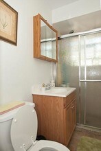 4603-4611 Davis Apartments in Skokie, IL - Building Photo - Interior Photo