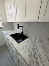 1560 SW 5th St in Miami, FL - Foto de edificio - Building Photo