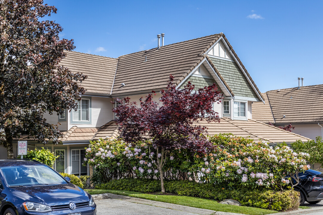 1751 Paddock Dr in Coquitlam, BC - Building Photo