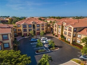 11400 Ocean Walk Dr in Ft. Myers, FL - Foto de edificio - Building Photo