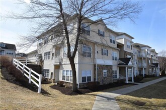 506 Waterford Terrace in Easton, PA - Foto de edificio - Building Photo