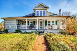 1020 Mitchell St in Mount Airy, NC - Building Photo - Building Photo