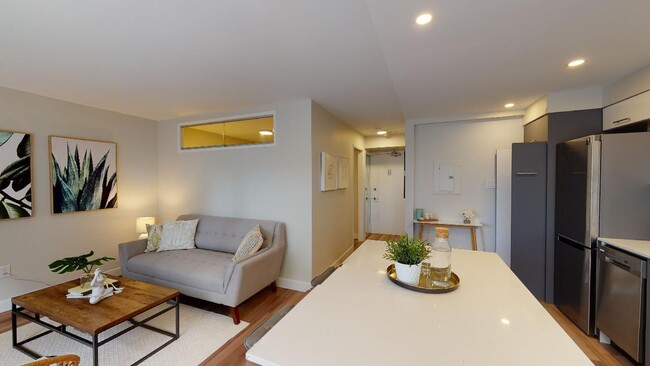 1461 Harwood in Vancouver, BC - Building Photo - Building Photo