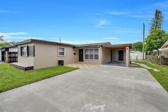 7762 Plantation Blvd in Miramar, FL - Building Photo - Building Photo