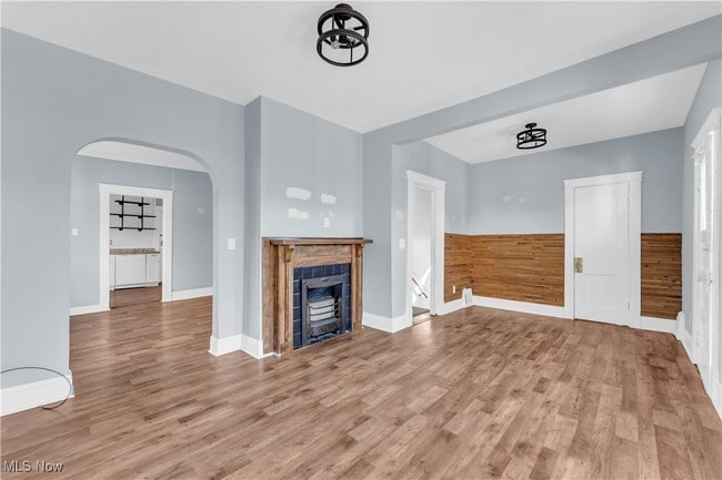 property at 1289 W 115th St