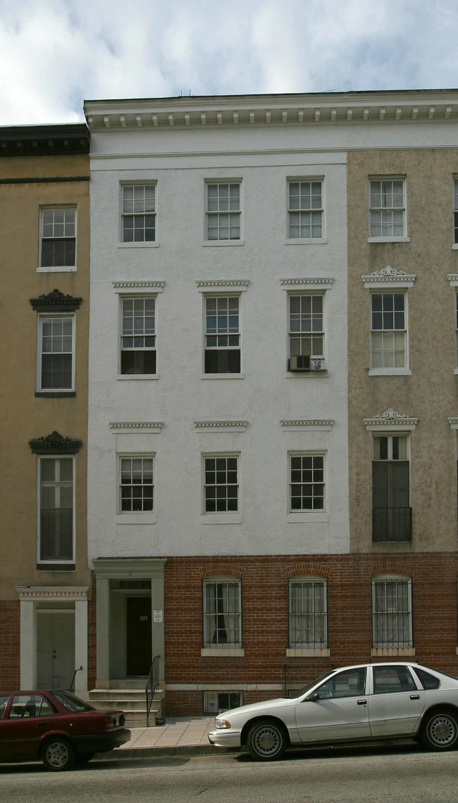 19 E Centre St in Baltimore, MD - Building Photo - Building Photo