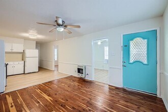 316 Plum St in Lockhart, TX - Building Photo - Building Photo