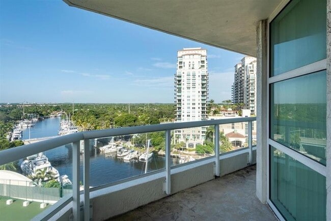 property at 401 SW 4th Ave