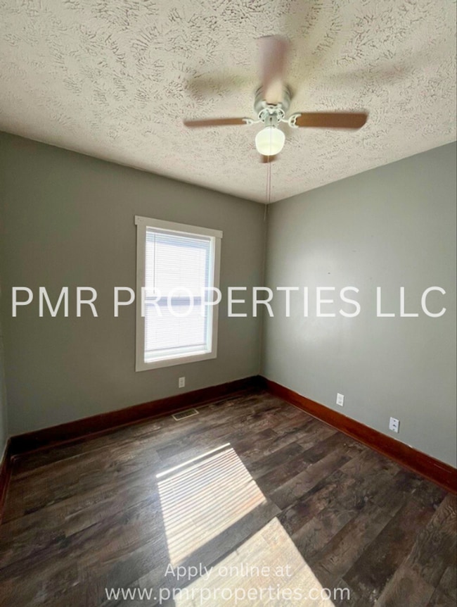 1032 8th Ave in Council Bluffs, IA - Building Photo - Building Photo