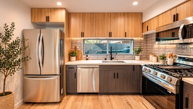 16010 Cantlay St in Van Nuys, CA - Foto de edificio - Building Photo