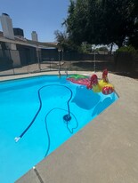 4104 Los Osos St in Bakersfield, CA - Building Photo