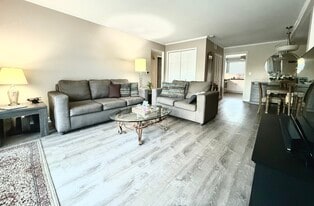 904 S Plum Grove Rd in Palatine, IL - Building Photo