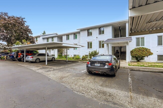 property at 4177 W Lake Sammamish Pkwy SE