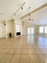12183 Swords Creek Rd in Houston, TX - Foto de edificio - Building Photo