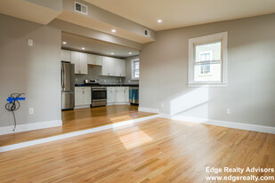 14 Glenmont Rd, Unit 2 in Boston, MA - Building Photo - Building Photo