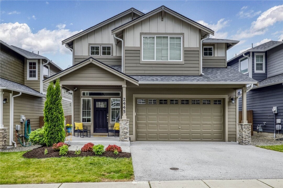 2445 Puget Sound Blvd in Bremerton, WA - Foto de edificio