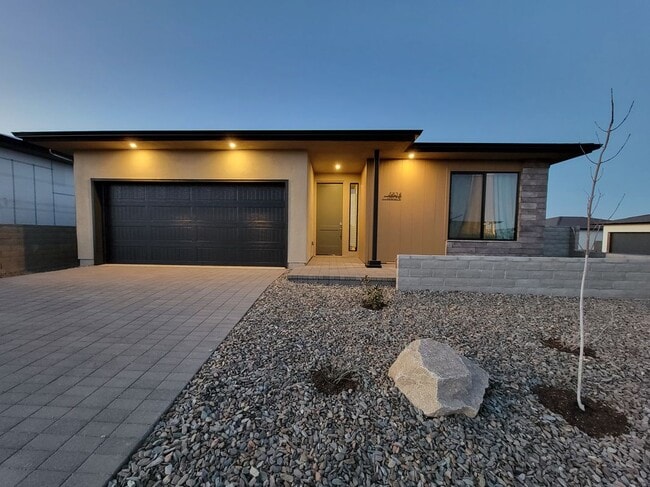 property at 5834 E Richmond Rd