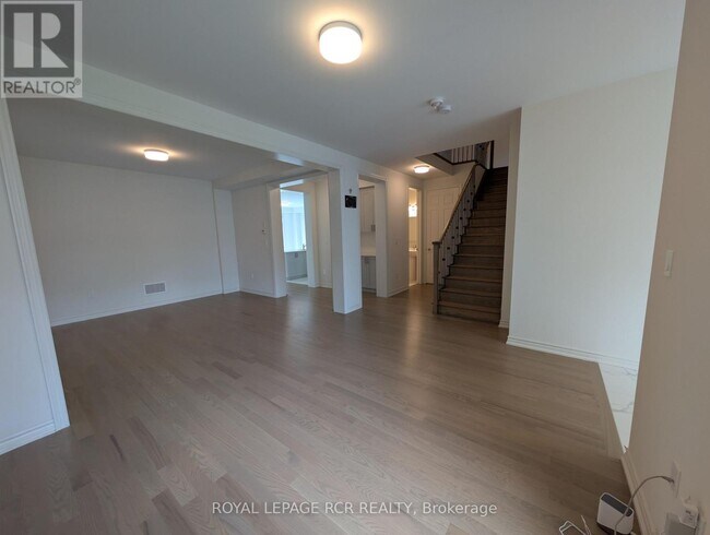 22 Sandhill Cres in Adjala-Tosorontio, ON - Building Photo - Building Photo