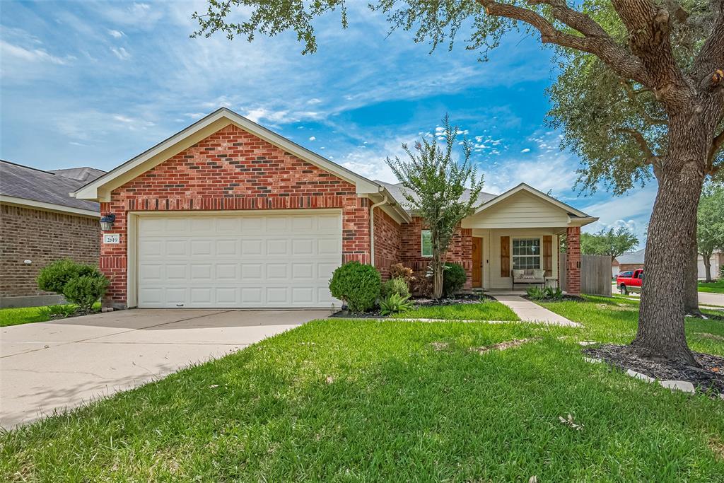2819 Lakecrest Way Dr in Katy, TX - Building Photo