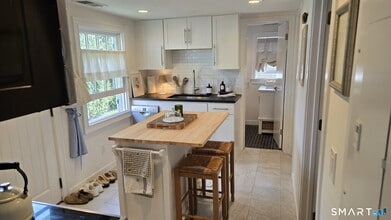 5 Rowland Pl in Westport, CT - Building Photo - Building Photo