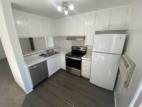 6924 Hyde Park Dr in San Diego, CA - Building Photo - Building Photo