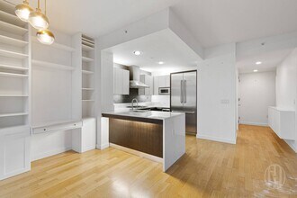 247 W 46th St in New York, NY - Building Photo - Building Photo