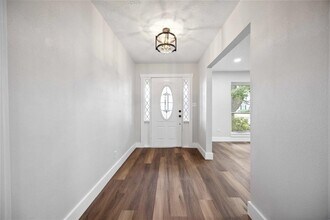 7907 12 Fairway Ln in Atascocita, TX - Foto de edificio - Building Photo
