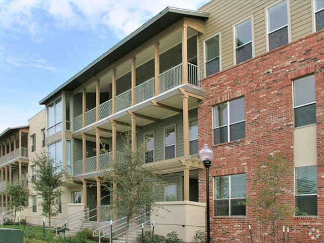 Refugio Place in San Antonio, TX - Building Photo