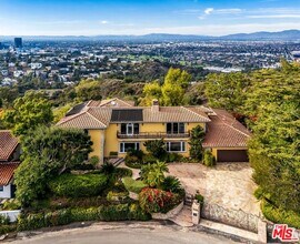 3595 Wonder View Dr in Los Angeles, CA - Building Photo - Building Photo