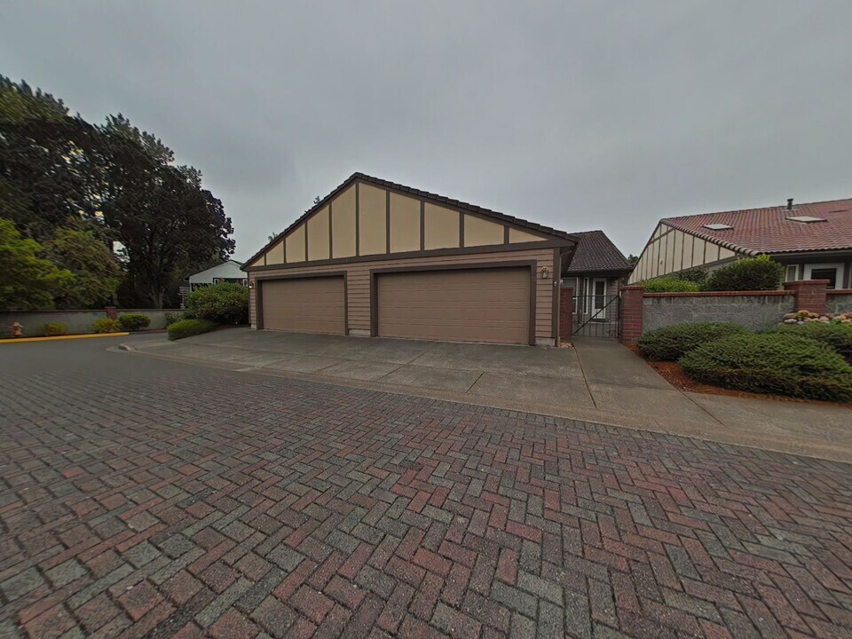2800 NW 29th St in Corvallis, OR - Building Photo