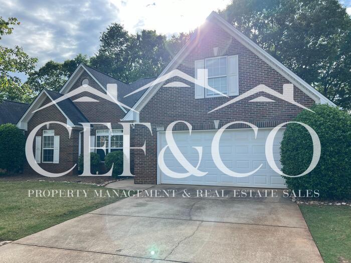 729 Lanyon Ln in Spartanburg, SC - Building Photo