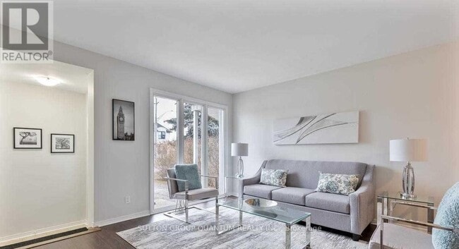 444 Seabourne Dr in Oakville, ON - Building Photo - Building Photo