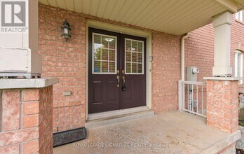 36 Capistro St in Brampton, ON - Building Photo - Building Photo