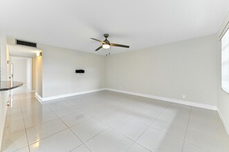 773 Normandy Q in Delray Beach, FL - Building Photo - Building Photo