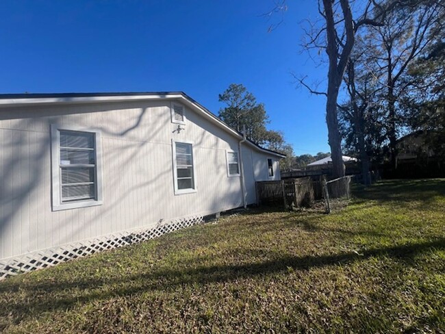 670 Drew St W in Baldwin, FL - Building Photo - Building Photo