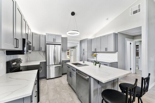 1292 SW 25th Ave in Fort Lauderdale, FL - Building Photo - Building Photo