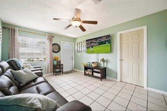 5103 SE 42nd Trce in Okeechobee, FL - Foto de edificio - Building Photo