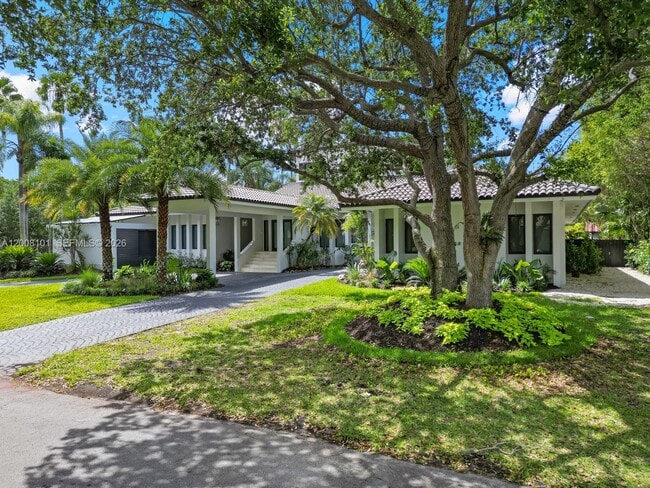 7460 SW 179th St in Palmetto Bay, FL - Building Photo - Building Photo