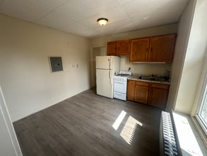 1 W Main St in Macungie, PA - Building Photo - Building Photo