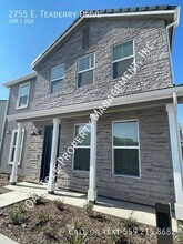 2755 E Teaberry Dr in Fresno, CA - Foto de edificio - Building Photo