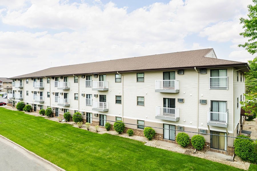 WEDGEWOOD COMMONS in La crosse, WI - Building Photo