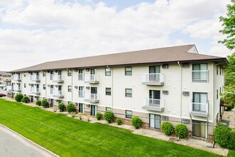 WEDGEWOOD COMMONS in La crosse, WI - Building Photo - Building Photo