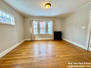 12 Saint Peter St, Unit 1 in Boston, MA - Foto de edificio - Building Photo