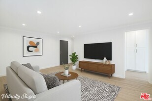 960 Larrabee St in West Hollywood, CA - Building Photo