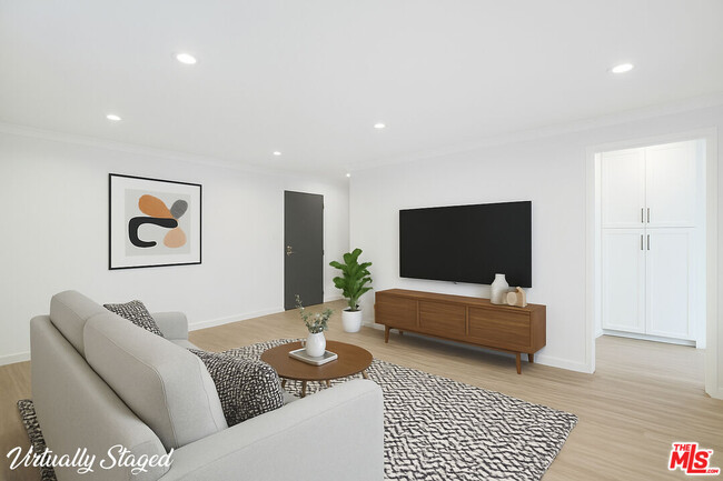 property at 960 Larrabee St