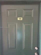 1015 NW 45th Ave in Miami, FL - Foto de edificio - Building Photo