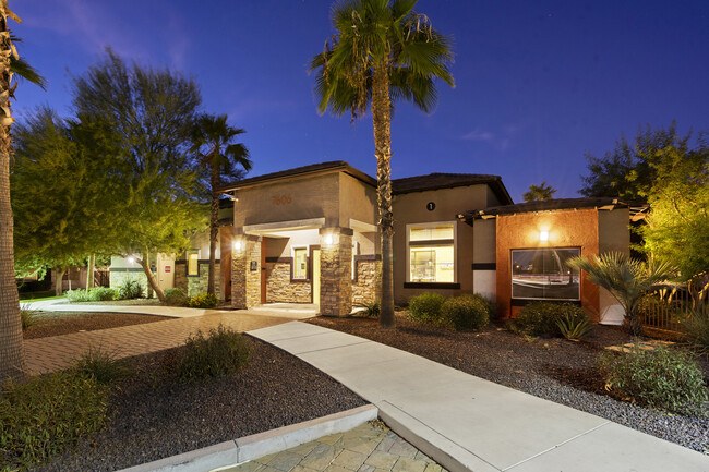 The Place at Santana Village in Peoria, AZ - Foto de edificio - Building Photo